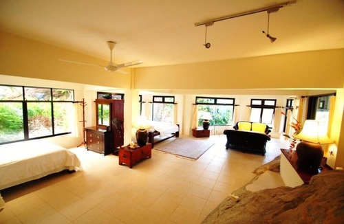 Kudat Villa | Huge Sunset Suite Room with amazing sea and garden view
