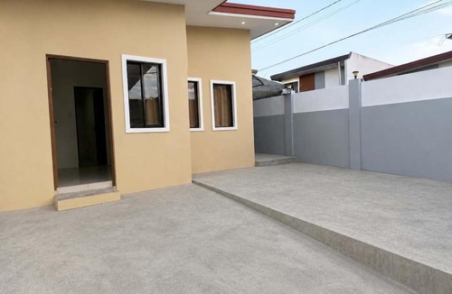Bacolod House | I and M House Rental 2-Bedroom with Parking