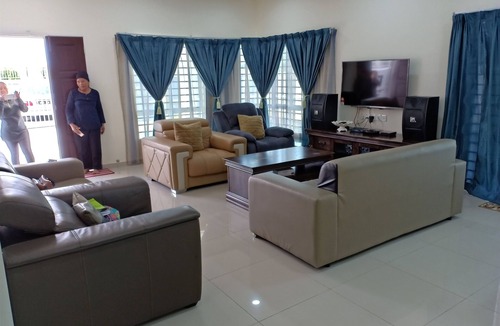 Port Dickson House | I GREAT OFFICE OR FAMILY RETREAT FOR 15 PEOPLE