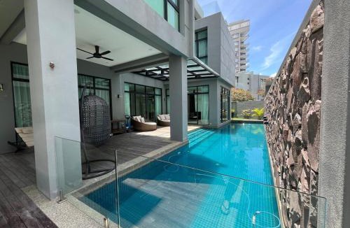 Pantai Tengah Villa | Icha Lavanya luxury private pool bungalow