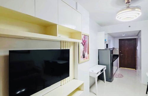 Barangay 76 Apartment | Idyllic Apartment for Rent - Perfect for Short-term Stay Front of Mall of Asia