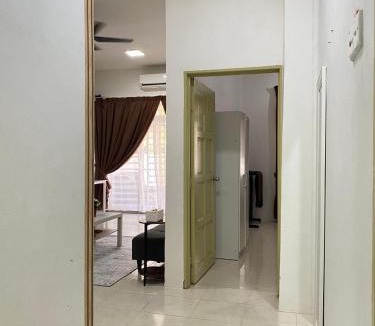 Kampong Raja House | Impian May Homestay 1,Taman Koperat Putera