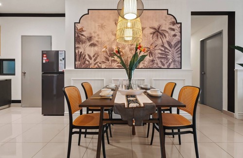 Taman Pertama Apartment | IndoChina Chic 3BR @ MVertica | MRT+Netflx+Carpark
