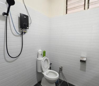 Taman Canning House | IPOH CANNING GARDEN 6br 17pax KARAOK EV CHARGER POOL SNOOKER