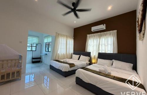 Taman Rapat Damai Villa | Ipoh Fairy Four Pool Villa By Verve