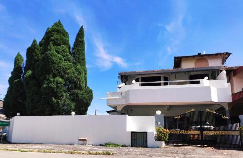 Taman Bertuah House | Ipoh Meru Klebang 14 pax corner house