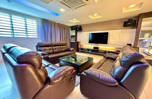 Tambun House | Ipoh Sky Pool Villa, 20 Pax with Kbox, Gym & BBQ