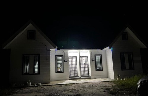 Benut Villa | Ivory Tiny House Benut