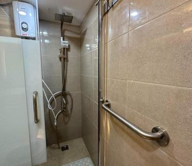 Tondo Apartment | J&Z Escape Staycation
