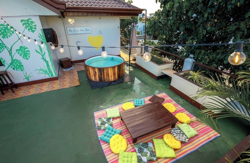 Taguig House | Jacuzzi Penthouse