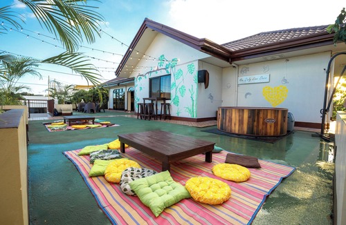 Taguig House | Jacuzzi Penthouse