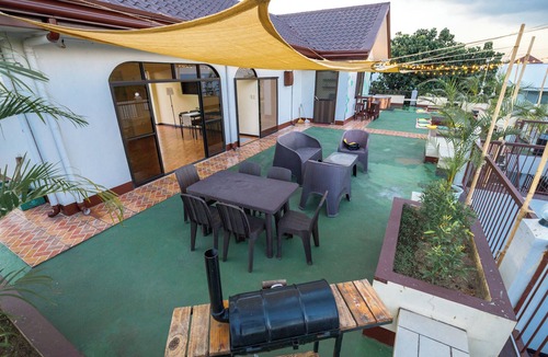 Taguig House | Jacuzzi Penthouse
