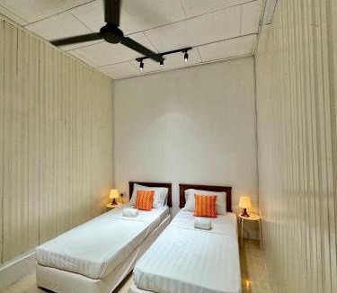 Kuala Berang House | JAMBU MANIS STAY- Business Traveller Friendly, Family Comfort, Kuala Berang- Free Netflix,Wifi