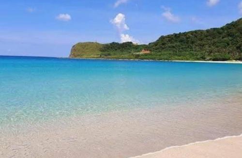 Pagudpud Bed & Breakfast | Jay Henry Transient Beach house , A Pagudpud ,BLUE LAGOON BEACH