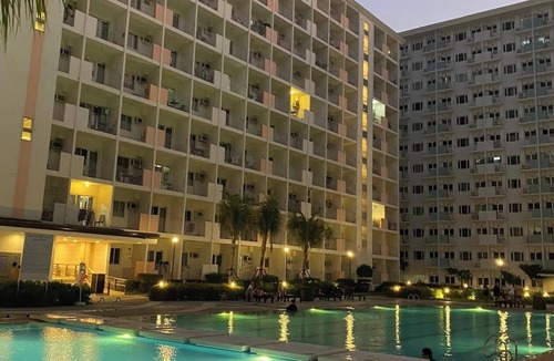 San Dionisio Condo | Jazz's Cozy Abode- W/PS4,Netflix,Karaoke/Near NAIA