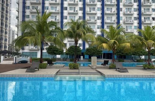 Bel-Air Condo | Jazz Tower D/Superb View at Balcony/Queen Bed for 2 Adults