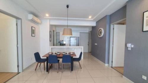 Tanjung Bungah Apartment | JazzB 2BR2B Suites Strait Quay Near Stonyhurst School by Homey Planet