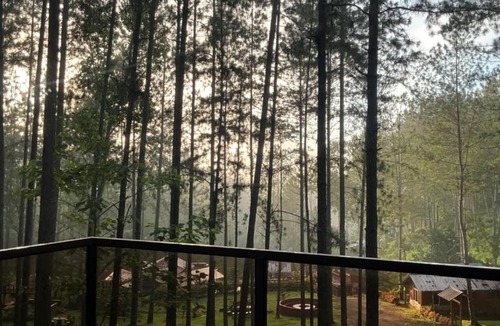 Malaybalay City Resort | Jeden Glass House Mountain View