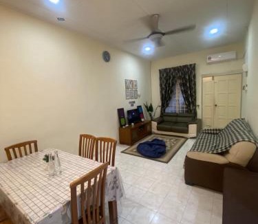 Klebang Kechil House | JeeheenMuslimHomestay Melaka with WIFI 5G