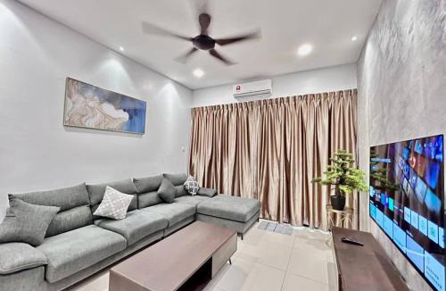 Kuching Apartment | Jeff & Ricky Homestay 81@P Residence(Huge corner)
