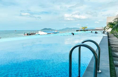 Downtown Kota Kinabalu Apartment | Jesselton Quay SeaView by 7th Avenue