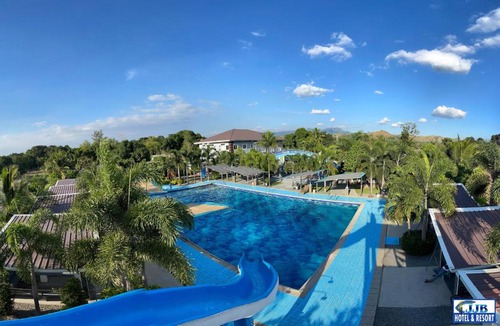 Castillejos Resort | JJB Aquafarm Resort by Cocotel
