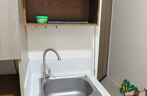 Highway Hills Condo | JJMC HOMESTAY AT URBAN DECA TOWER EDSA COZY PLACE.NEAR MALLS AND MRT STATION.