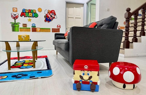 Richmond Hill House | JK Mario Fun Semi D 6BR 6Bath 6Carpark 18Pax