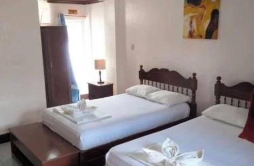 Padre Burgos Hotel | JMRN Pensione Inn
