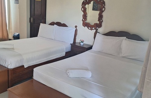 Padre Burgos Hotel | JMRN Pensione Inn