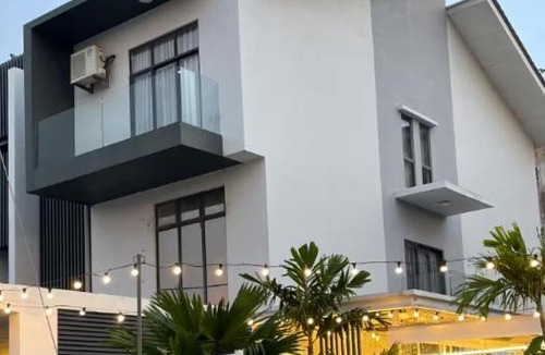 Taman Mahajaya House | Jonker Street New Cozy Home 20pax Swimming Pool Karaoke