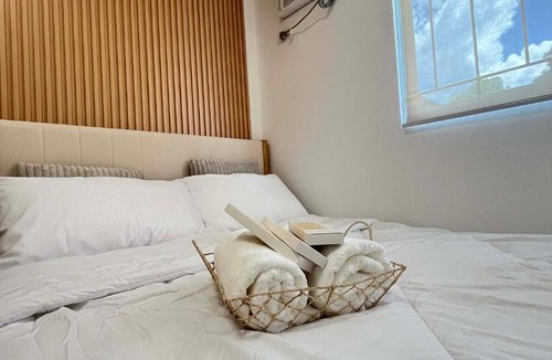 Sasa Apartment | Js Place at Arezzo Place Davao