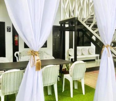 Arakan Hotel | Julia's Family Hotel & Events Place FAMILY-BARKADA ROOM