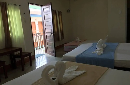 Tawala Bed & Breakfast | Junlyn APartelle Barkada Roomnn