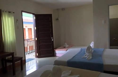 Tawala Bed & Breakfast | Junlyn Apartelle Family room for 7 to 8nn