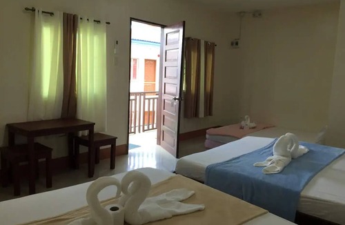 Tawala Bed & Breakfast | Junlyn ApartelleDeluxe Double or Twin roomnn