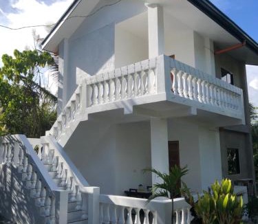 Lawaan House | Jupiters Garden Cottages