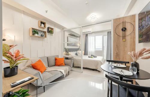 Basak Apartment | Kajas Condo Luxe at Primeworld District near Mactan-Cebu International Airport