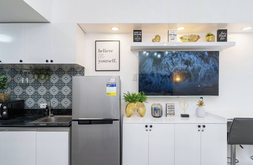 Guadalupe Apartment | Kalani by J&J (Symfoni Nichols | Near Fuenti | Wifi)