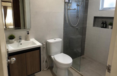 South Triangle House | Kambingan at iba Homestay