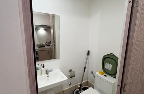Dasmarinas Apartment | Katya Suite