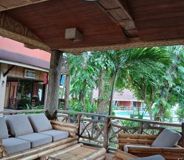 Dimiao Hotel | Kayla'a Beach Resort And Blackeye Brewing