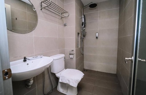 Bandar Tun Razak Hotel | Kingston Hotel 2 Setapak