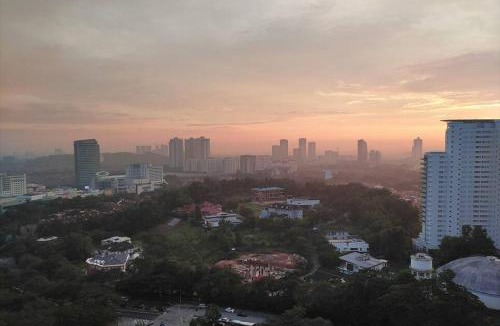 Damansara Perdana Apartment | KL Art Nouveau Suite, MRT, Free Parking, Self Check In