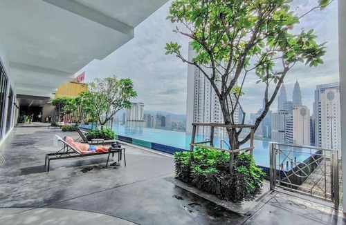 Kuala Lumpur City Centre Apartment | KL Majestic VIP studio Massage Chair 26-1B KLCC view