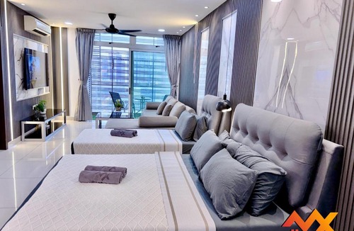 Taman Century Apartment | KSL City Mall 6-20pax Private Lift-Netflix-SmartTV 70inch