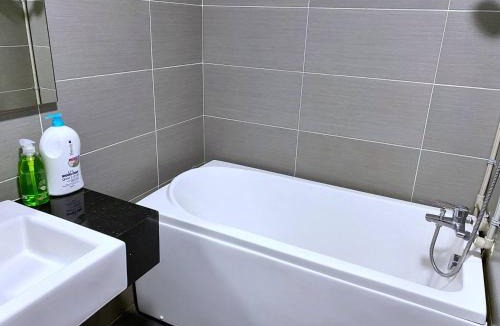 Taman Century Apartment | KSL D'Esplanade Apartment Suites by SC Homestay