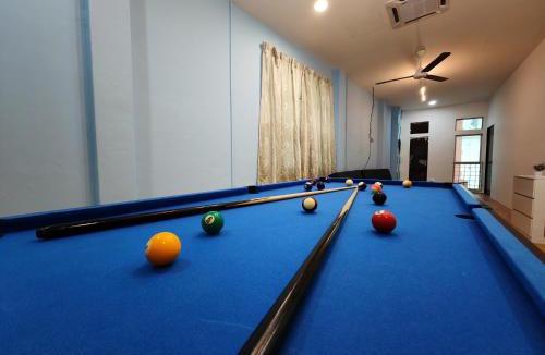 Empat House | KTV, Dart & Snooker 4BR 16-20pax 4min walk to Jonker & Town