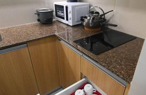 Tambo Condo | Kuya Awens Staycation Unit 15K