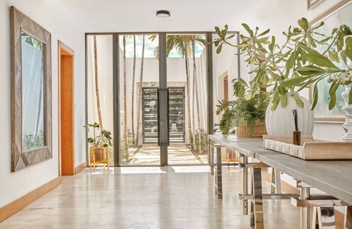 Los Lagos Villa | La Caranta - Fully Staffed 5-Suites Villa, Near the Beach with Pool & Jacuzzi